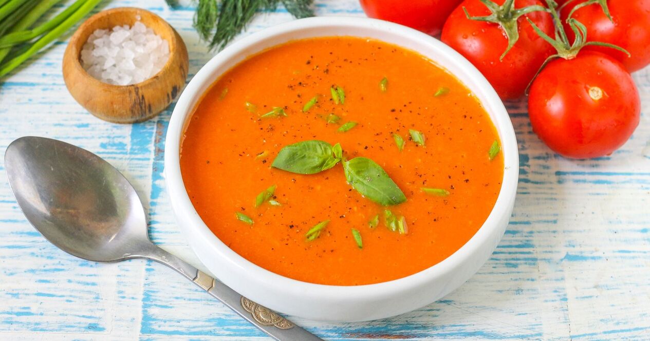 soupe de purée de tomates sur un régime préféré