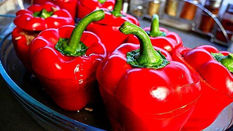 Vous pouvez diversifier le deuxième jour du régime 6 pétales avec des poivrons farcis aux légumes